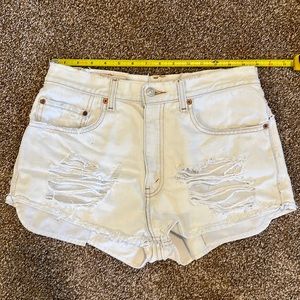 Vintage Levi’s 505 cut off shorts - destroyed light/ white wash sz 32